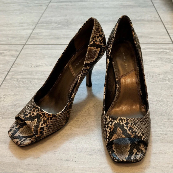Tahari Snake Skin Print Pumps Sz 10 - Picture 1 of 5